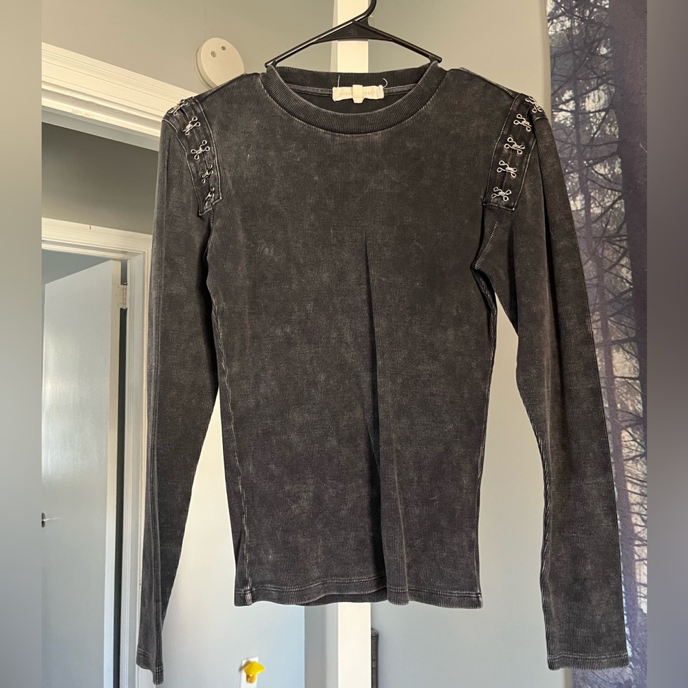 BUCKLE long sleeve top